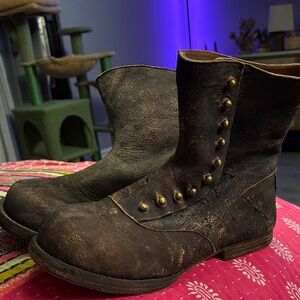 Magnolia Pearl Distressed Black Leather Boots